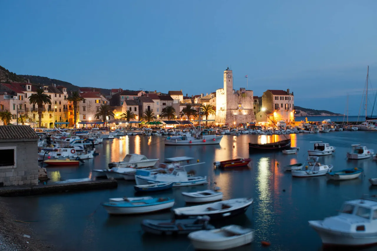 Il porto al crepuscolo