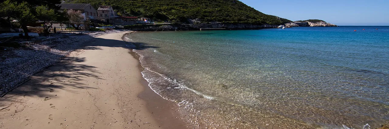 Plaža i bistro more